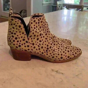Dolce Vita Leopard Print Kaidie Booties Size 8